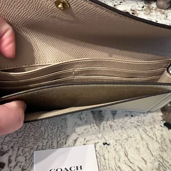 Coach Slim envelope style wallet in rare metallic Gold! New with tag detached ⭐️ - Picture 5 of 5